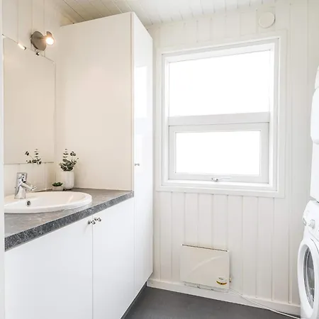 6 Person In Henne Feriehus