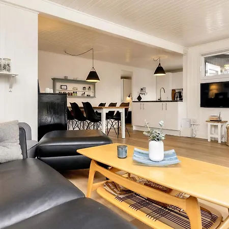 6 Person In Henne Feriehus Henne Strand