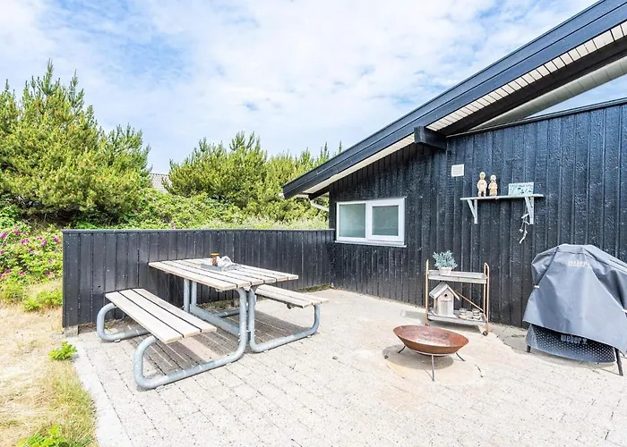 6 Person In Henne בית נופש